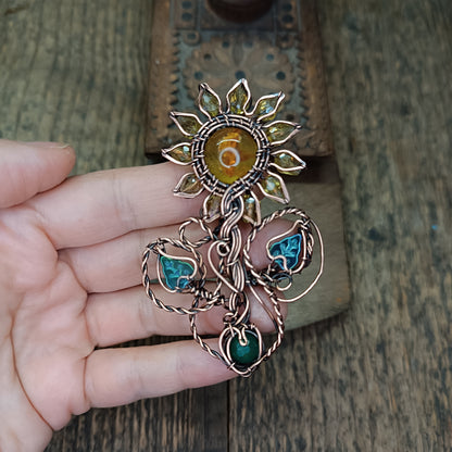 Sunflower pendant with chrysoprase root.