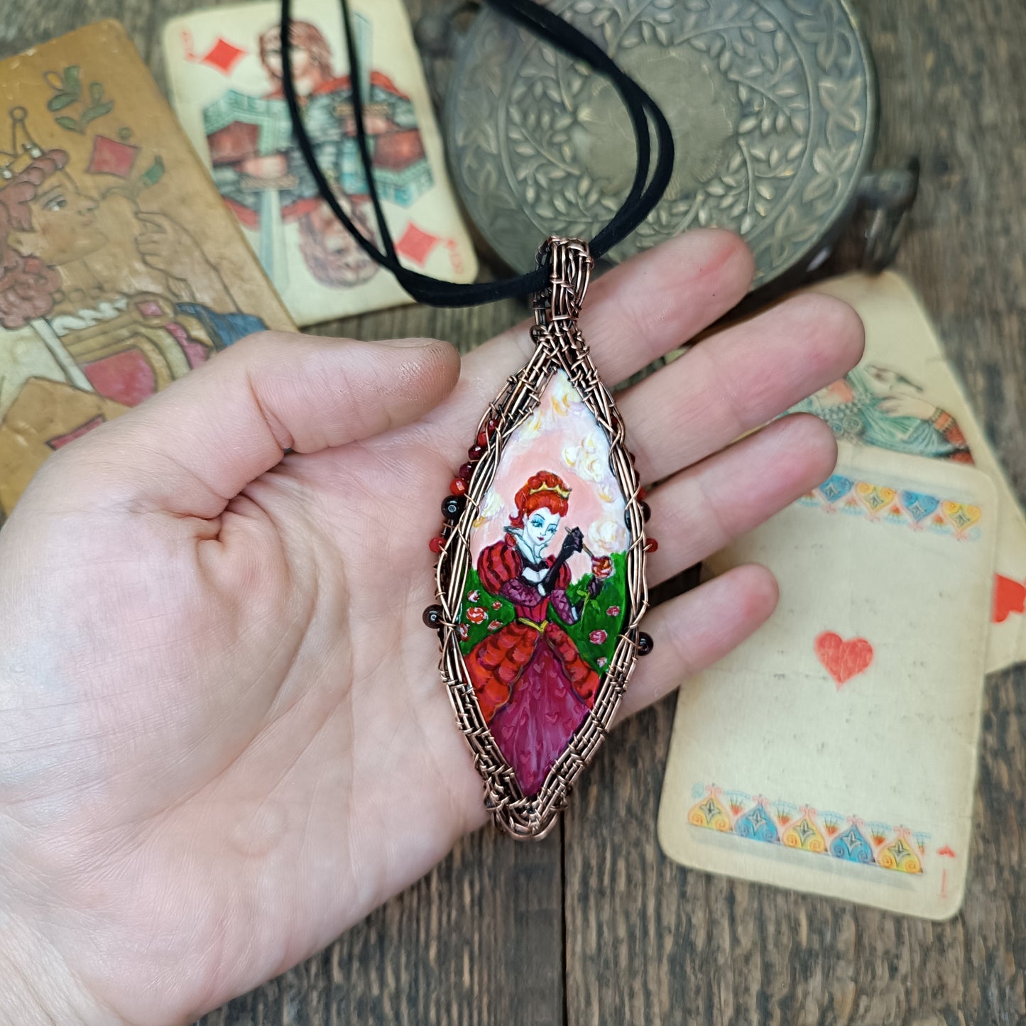 Queen of hearts necklace.