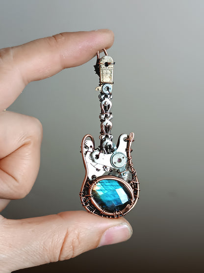 Blue guitar pendant with faceted labradorite