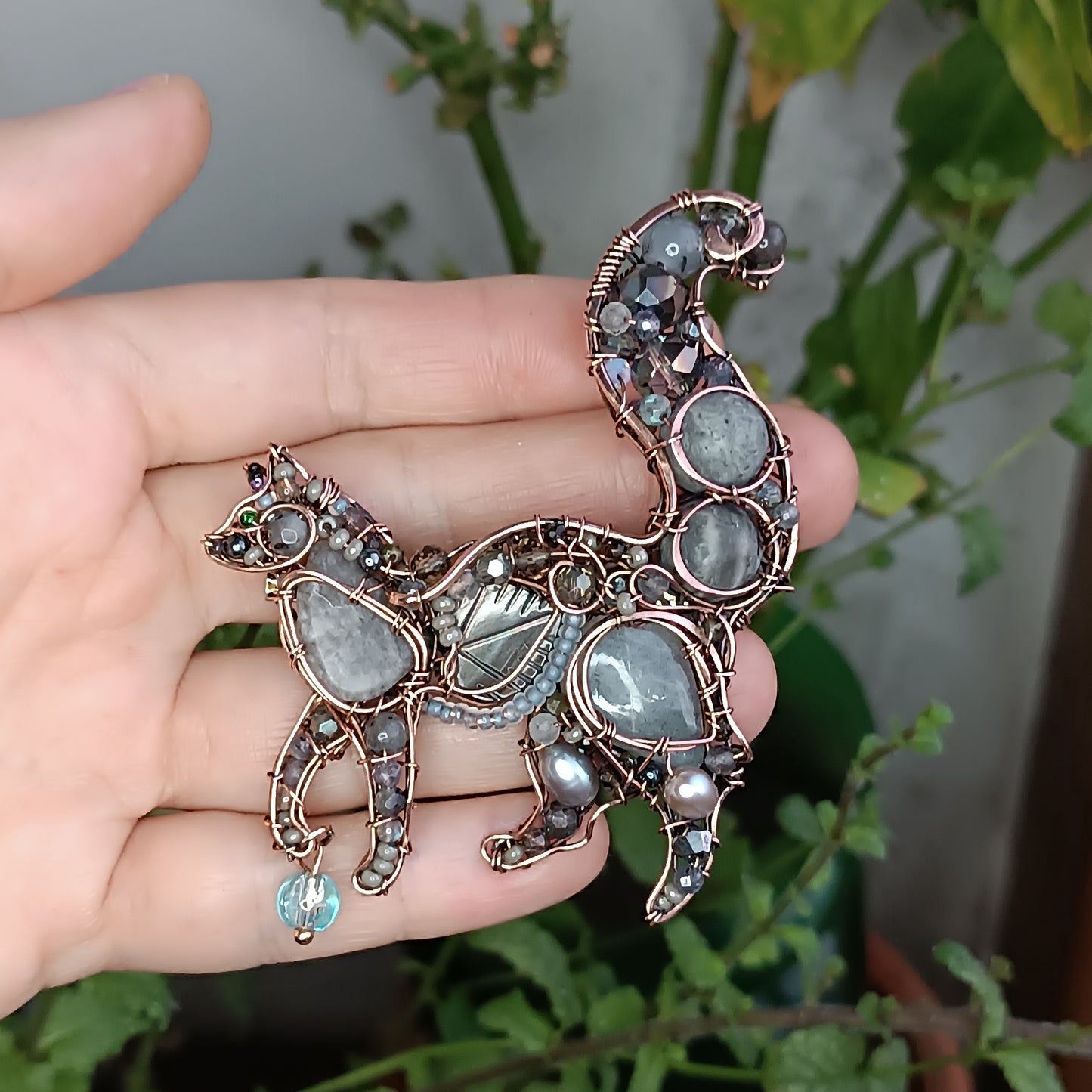 Grey kitty brooch/pendant. (2 in 1)