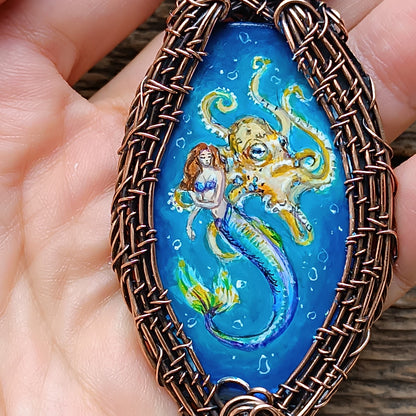 Ocean lullaby 🧜 Wearable art necklace.