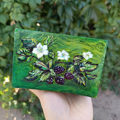 Garden mouse. Hand painted jewelry box.