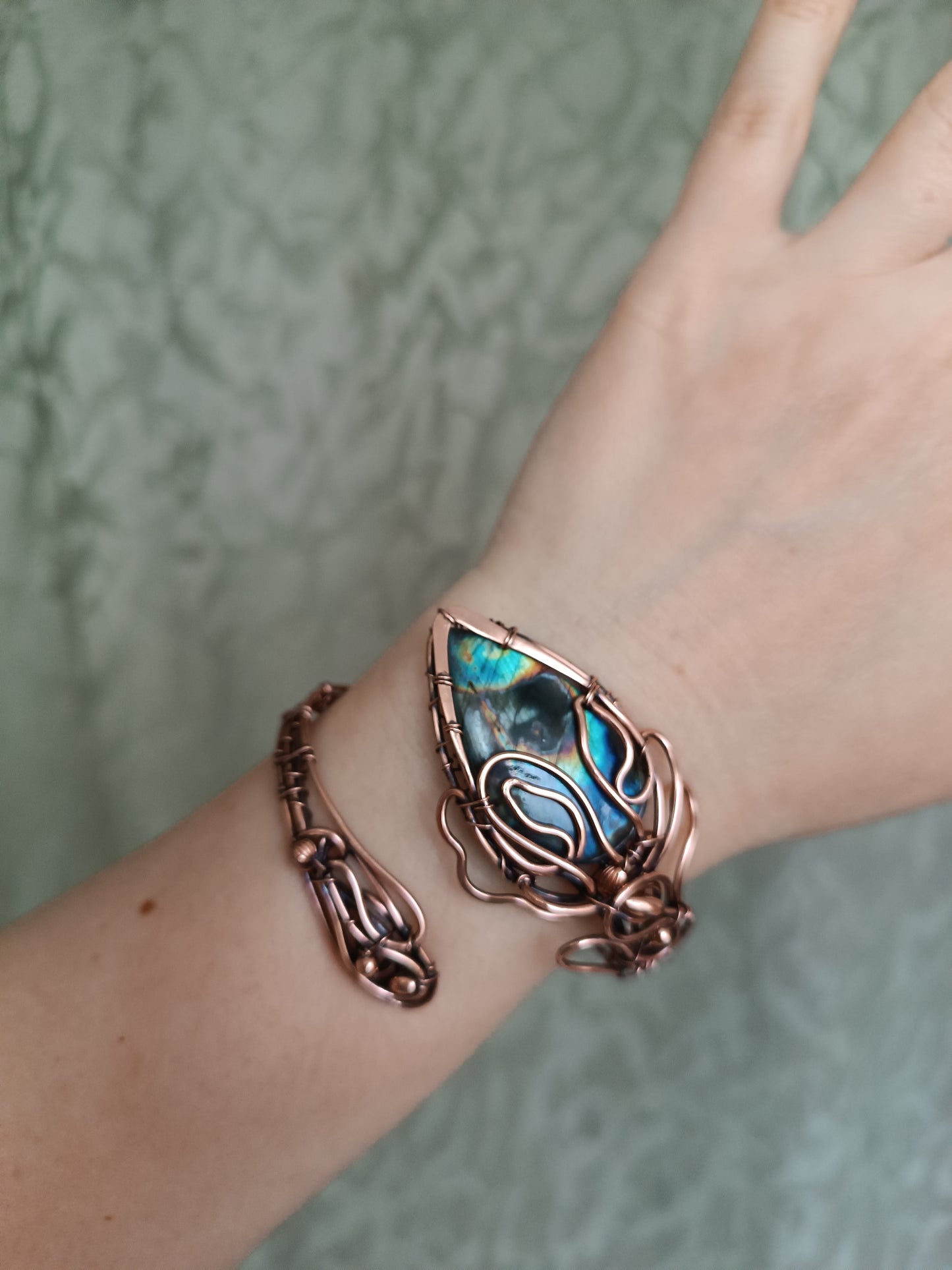 Gorgeous labradorite cuff bracelet. Adjustable. Size S-M