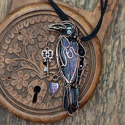 Magestic raven with the purple wings!