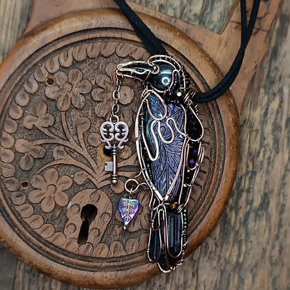 Magestic raven with the purple wings!