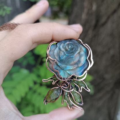 Glowing rose pendant