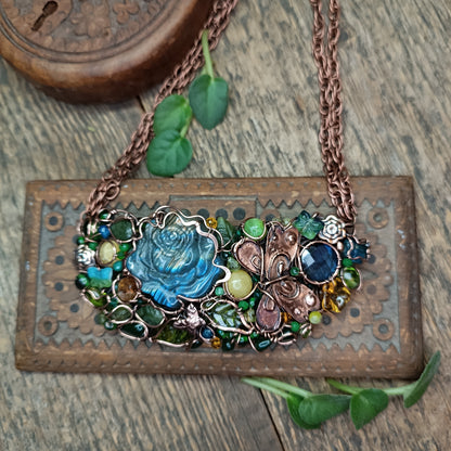 "Butterflies in the rose garden"💚🌹🦋