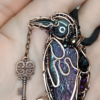Magestic raven with the purple wings!
