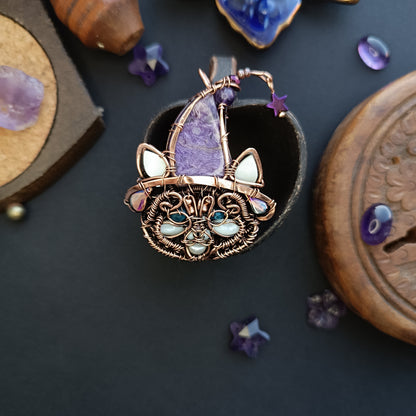 White wizard the cat 🔮🤍🐈‍⬛