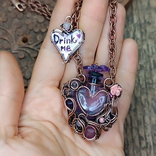 Magic "Drink me" bottle necklace💜