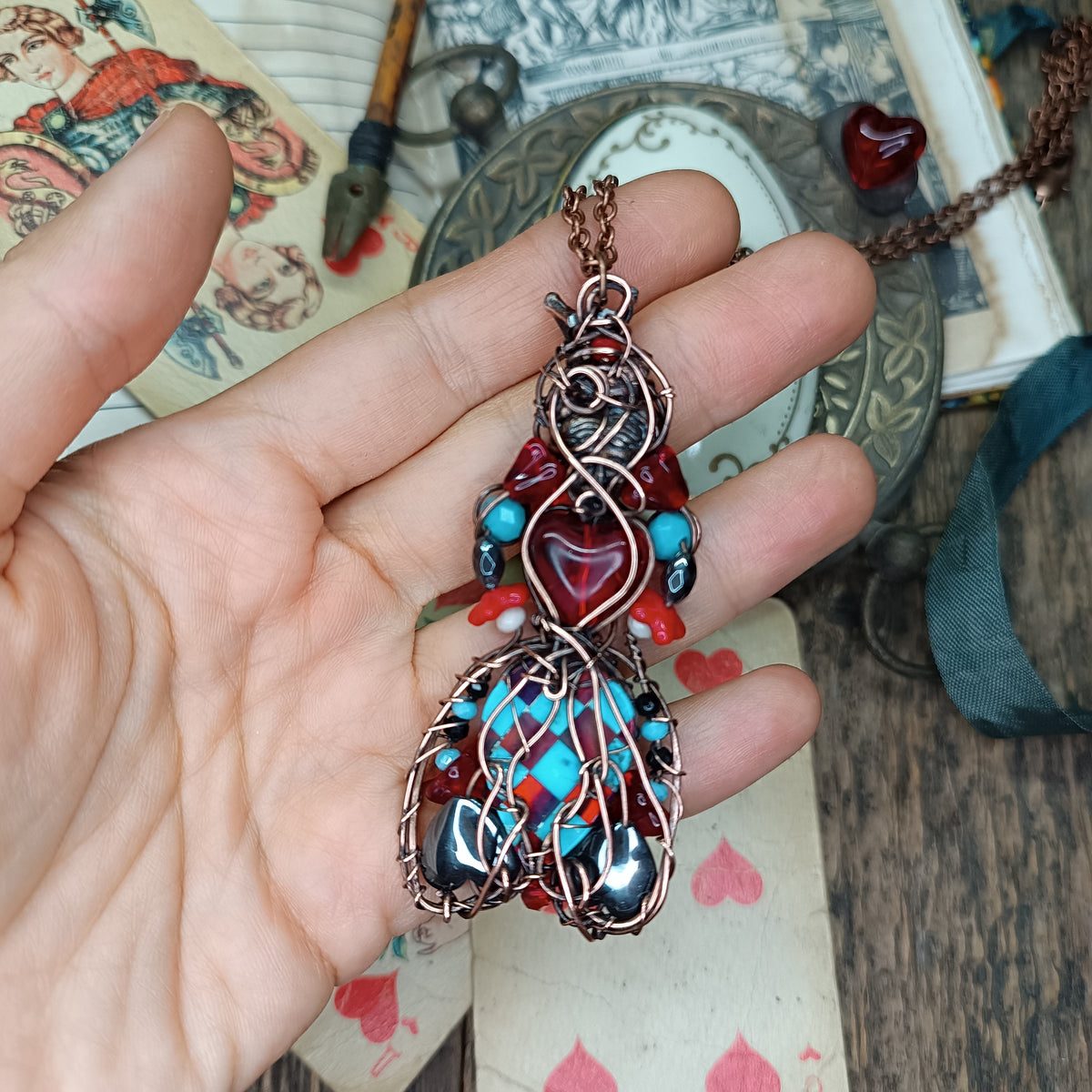 Queen of hearts necklace❤️👑