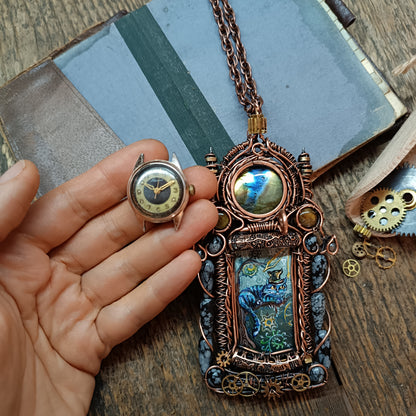 Time keeper🐱🕰️ Statement necklace with smiling cat and vintage watch.