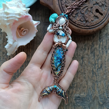 Listening to the ocean. 🧜🐚🩵