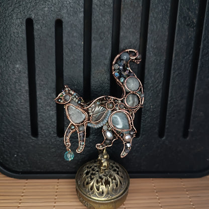 Grey kitty brooch/pendant. (2 in 1)