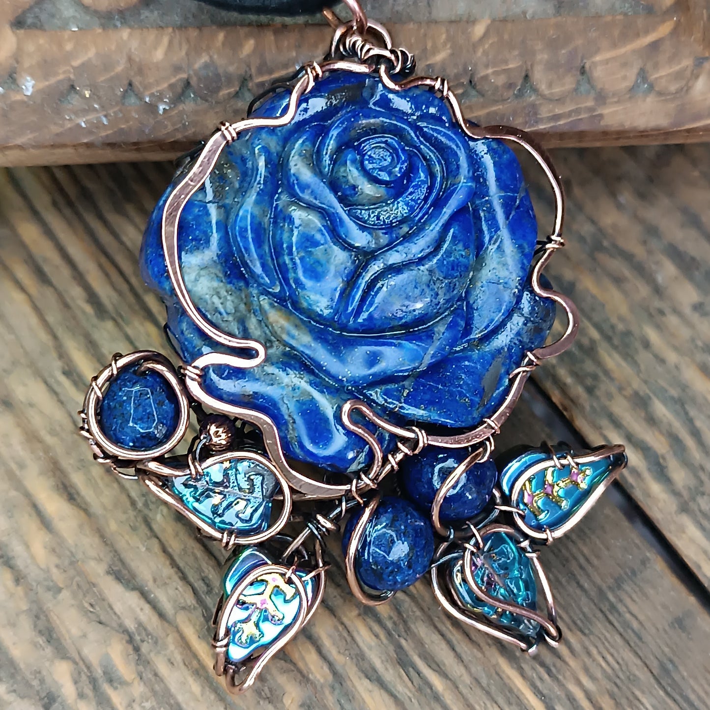 Lapis lazuli rose necklace 💙🌹