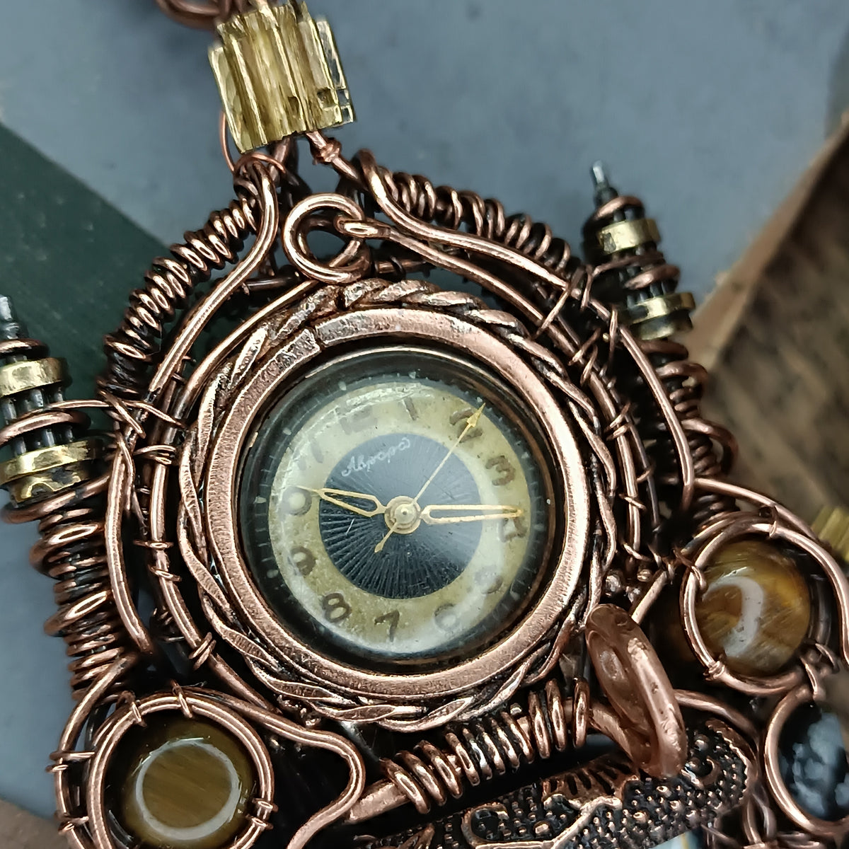 Time keeper🐱🕰️ Statement necklace with smiling cat and vintage watch.