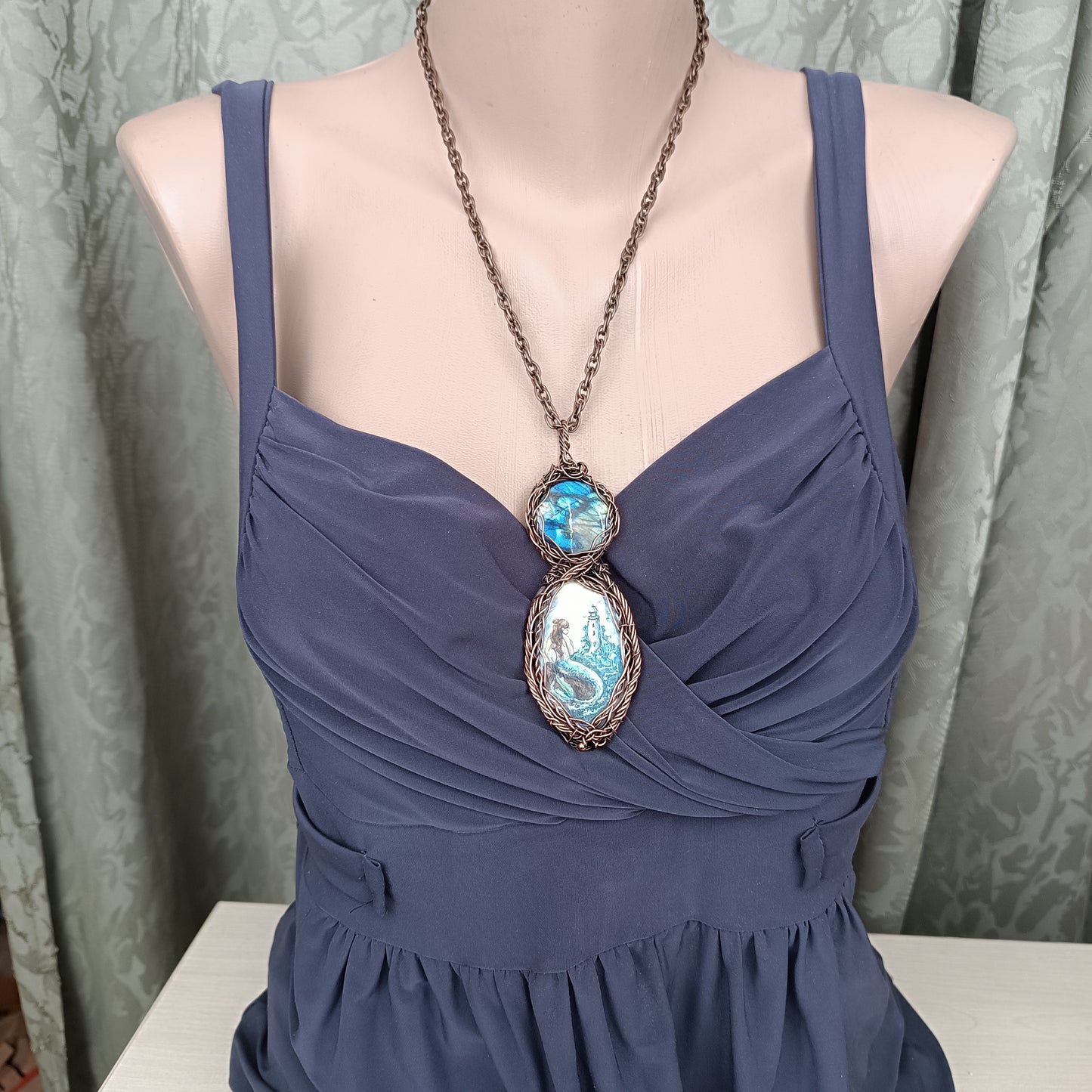 Ocean lullaby 🧜 Wearable art necklace.