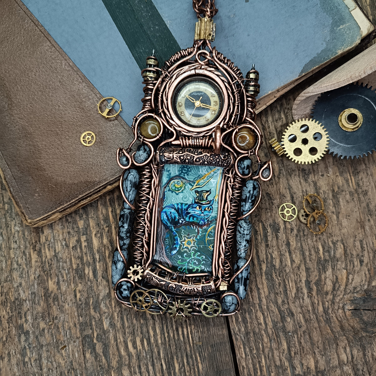 Time keeper🐱🕰️ Statement necklace with smiling cat and vintage watch.