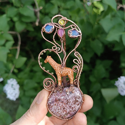 Giraffe roller skating necklace