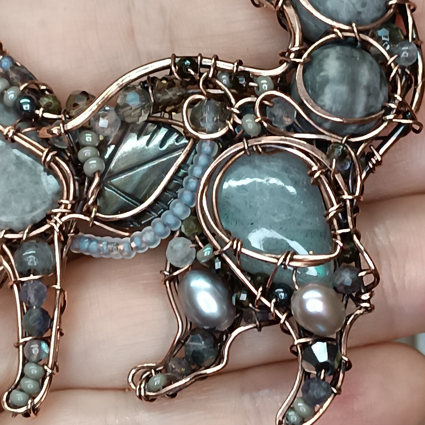 Grey kitty brooch/pendant. (2 in 1)