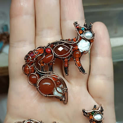 Swoopy tail foxy charm