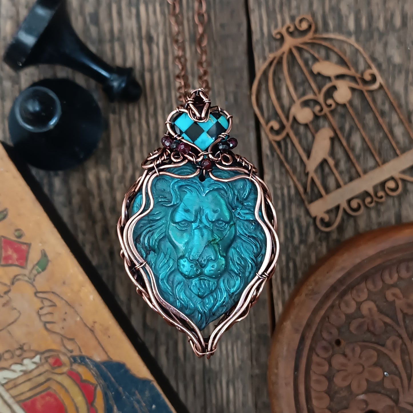 Majestic lion necklace