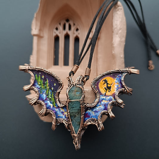 Magic Halloween Bat necklace 🦇