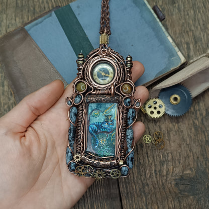 Time keeper🐱🕰️ Statement necklace with smiling cat and vintage watch.