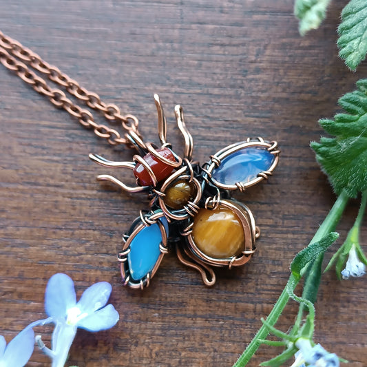 Morning sky wings bee charm