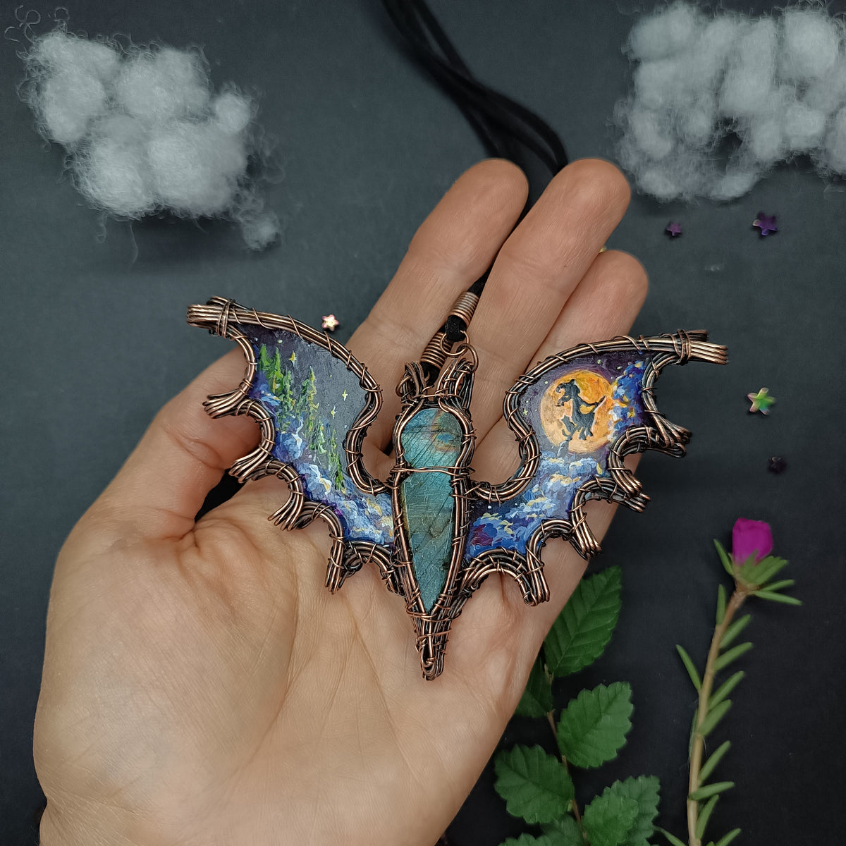 Magic Halloween Bat necklace 🦇
