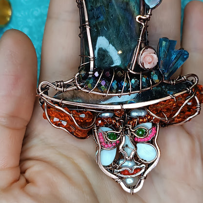Mad Hatter necklace🎩🏵️