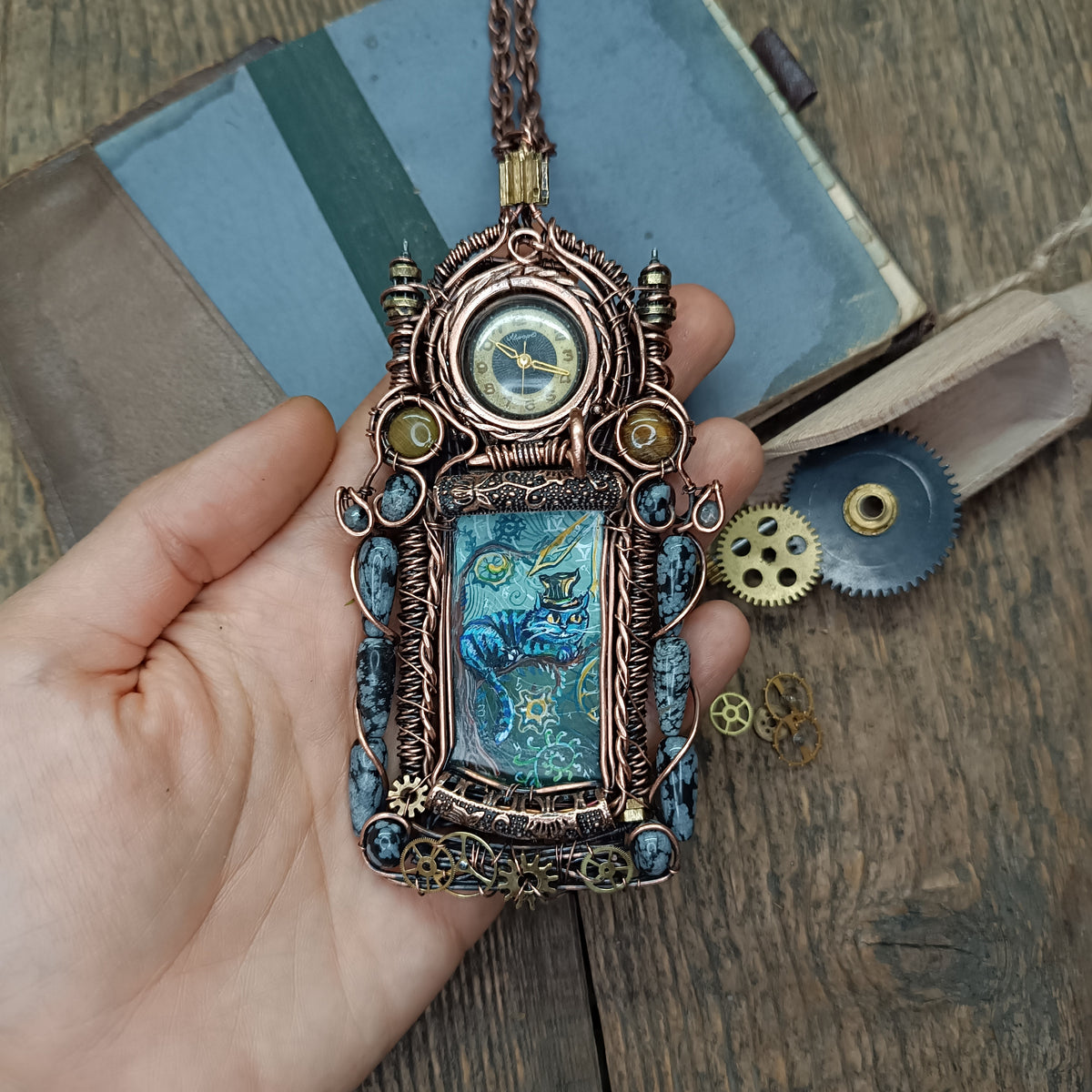 Time keeper🐱🕰️ Statement necklace with smiling cat and vintage watch.