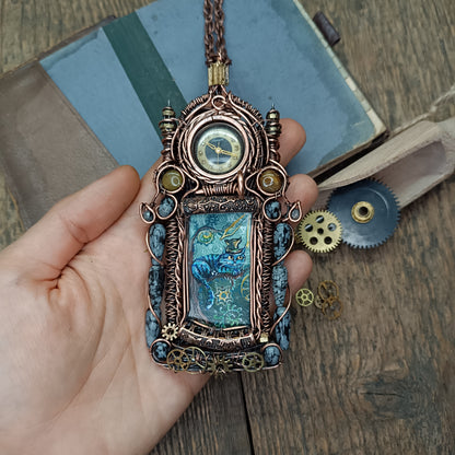 Time keeper🐱🕰️ Statement necklace with smiling cat and vintage watch.