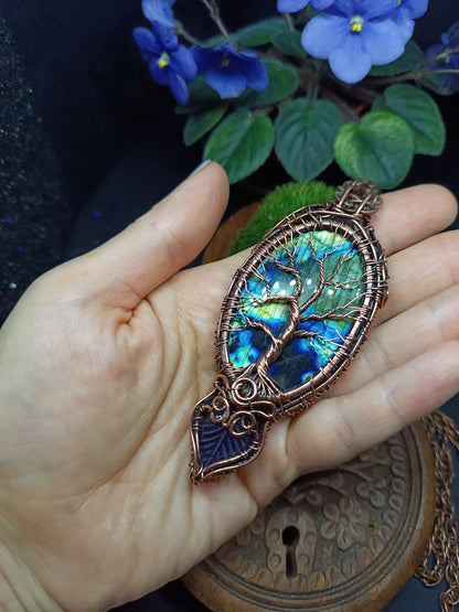 Tree of life necklace. Copper, labradorite and amethysts.