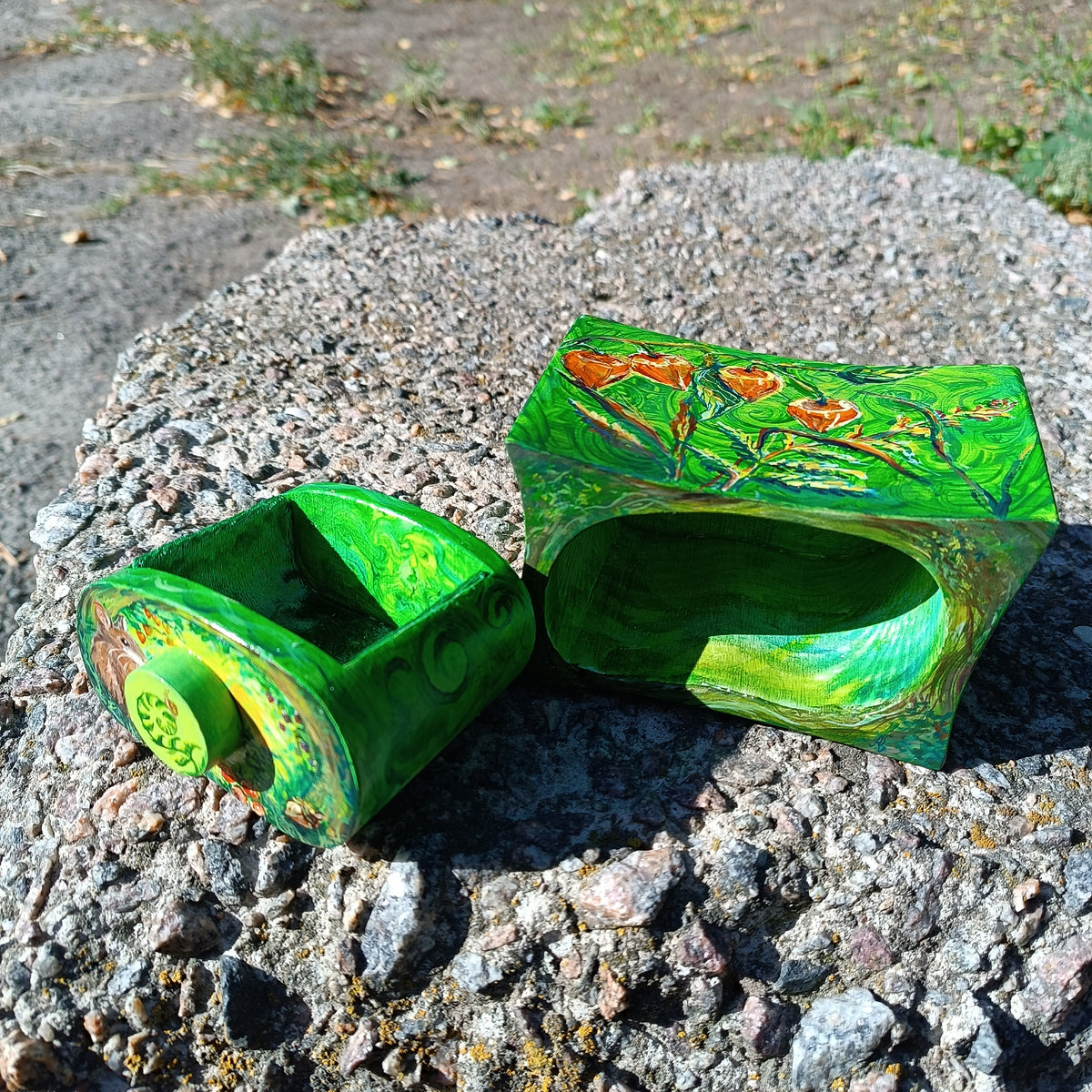 Garden mouse. Hand painted jewelry box.