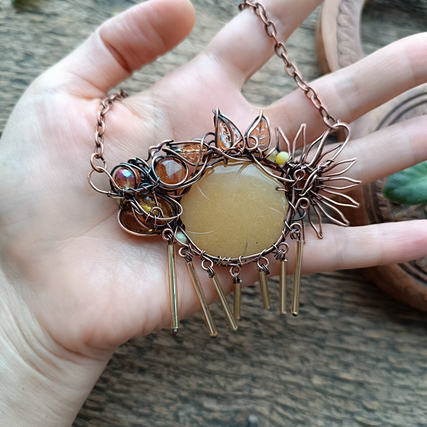 Sunbeams rose garden necklace
