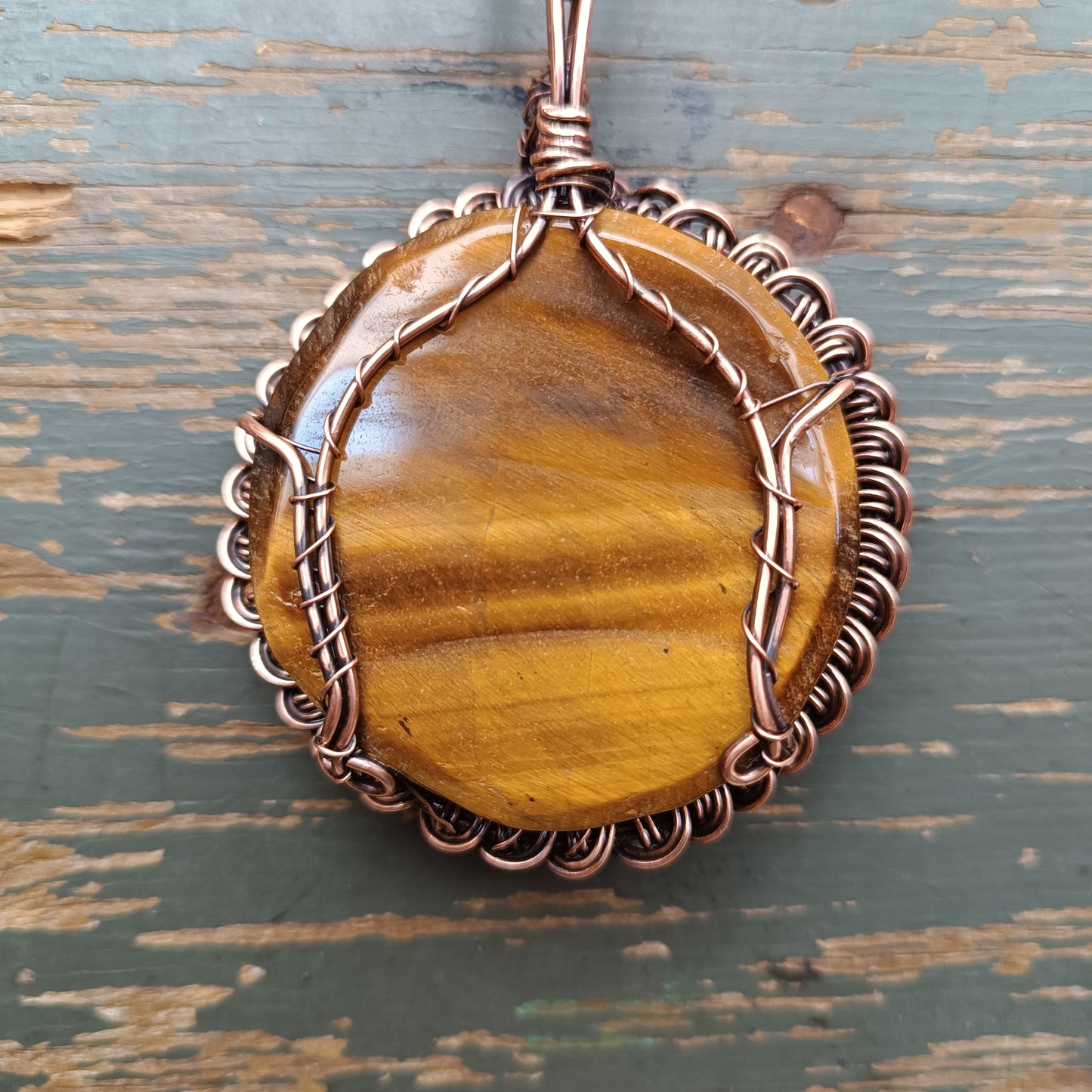 Round lion head necklace