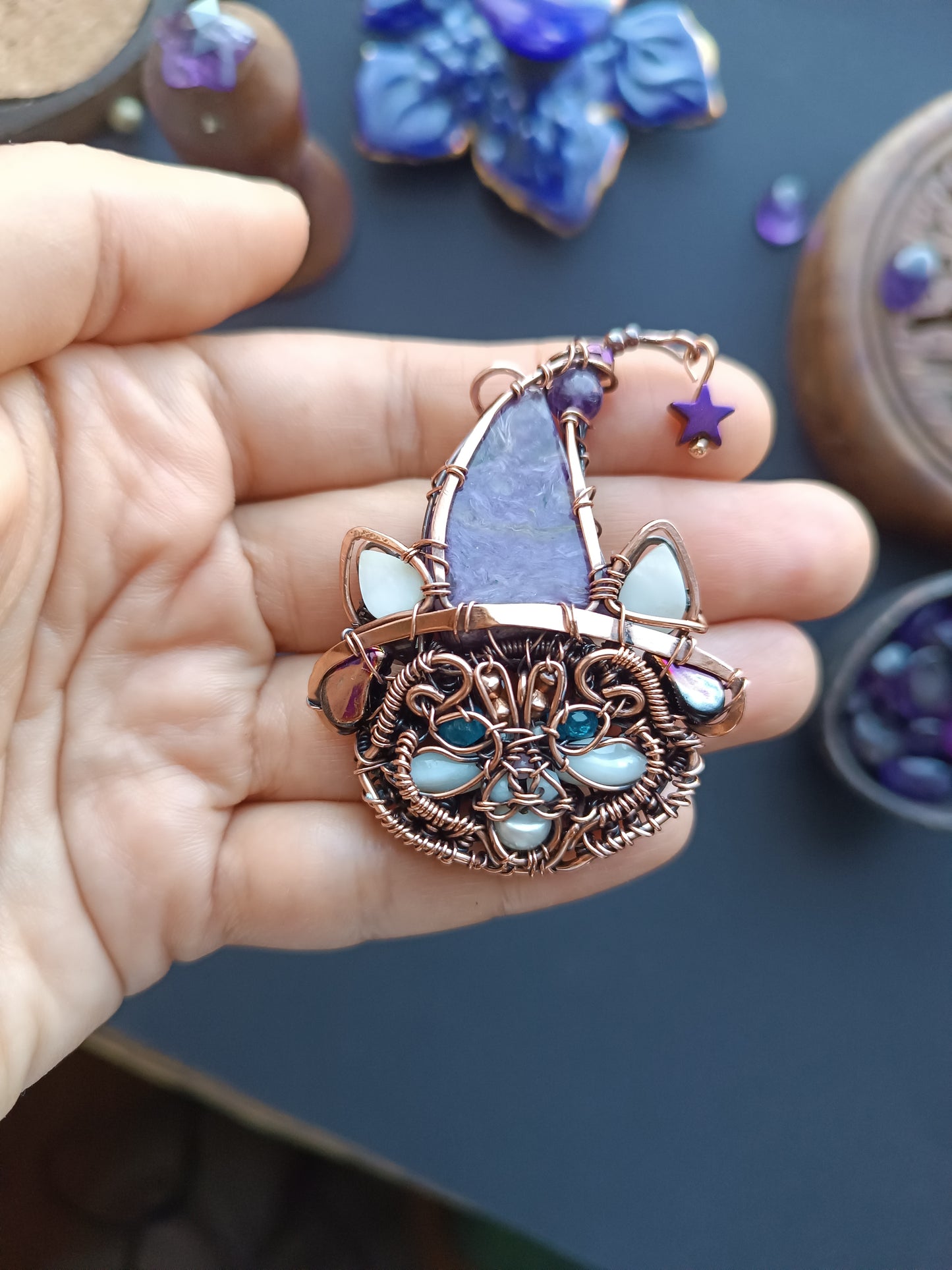 White wizard the cat 🔮🤍🐈‍⬛