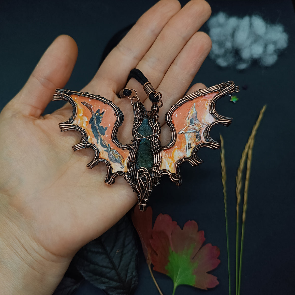 Magic Halloween Bat necklace 🦇