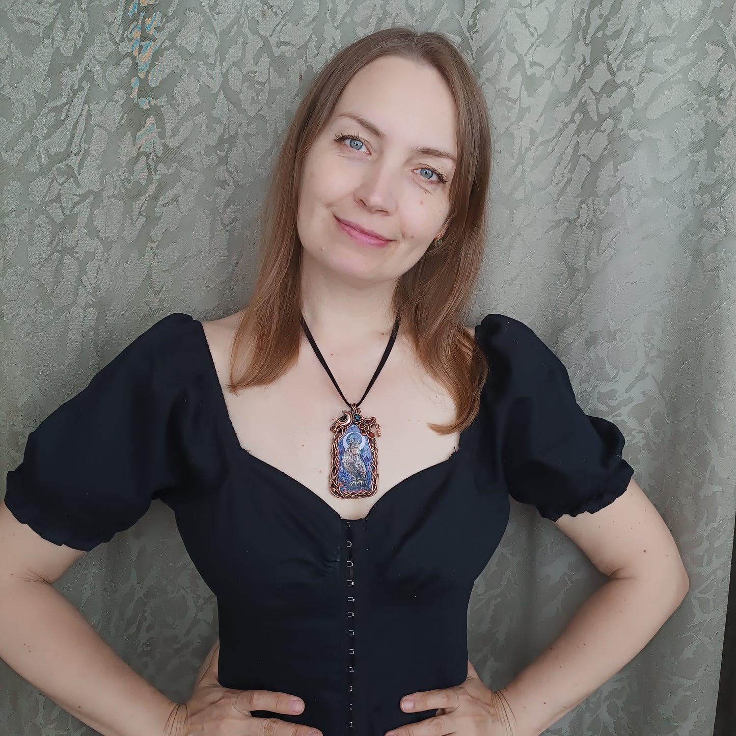 Stained glass windows owls necklace 🦉 Reversible.