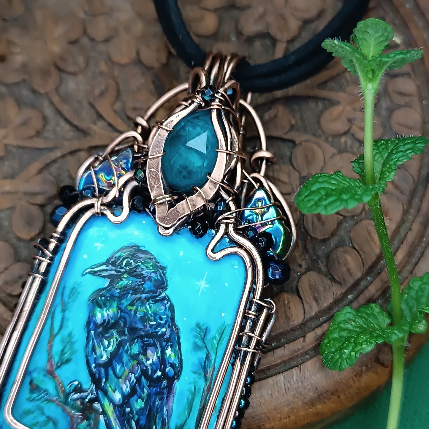 The ballad of Raven and Dragon. Magical necklace.