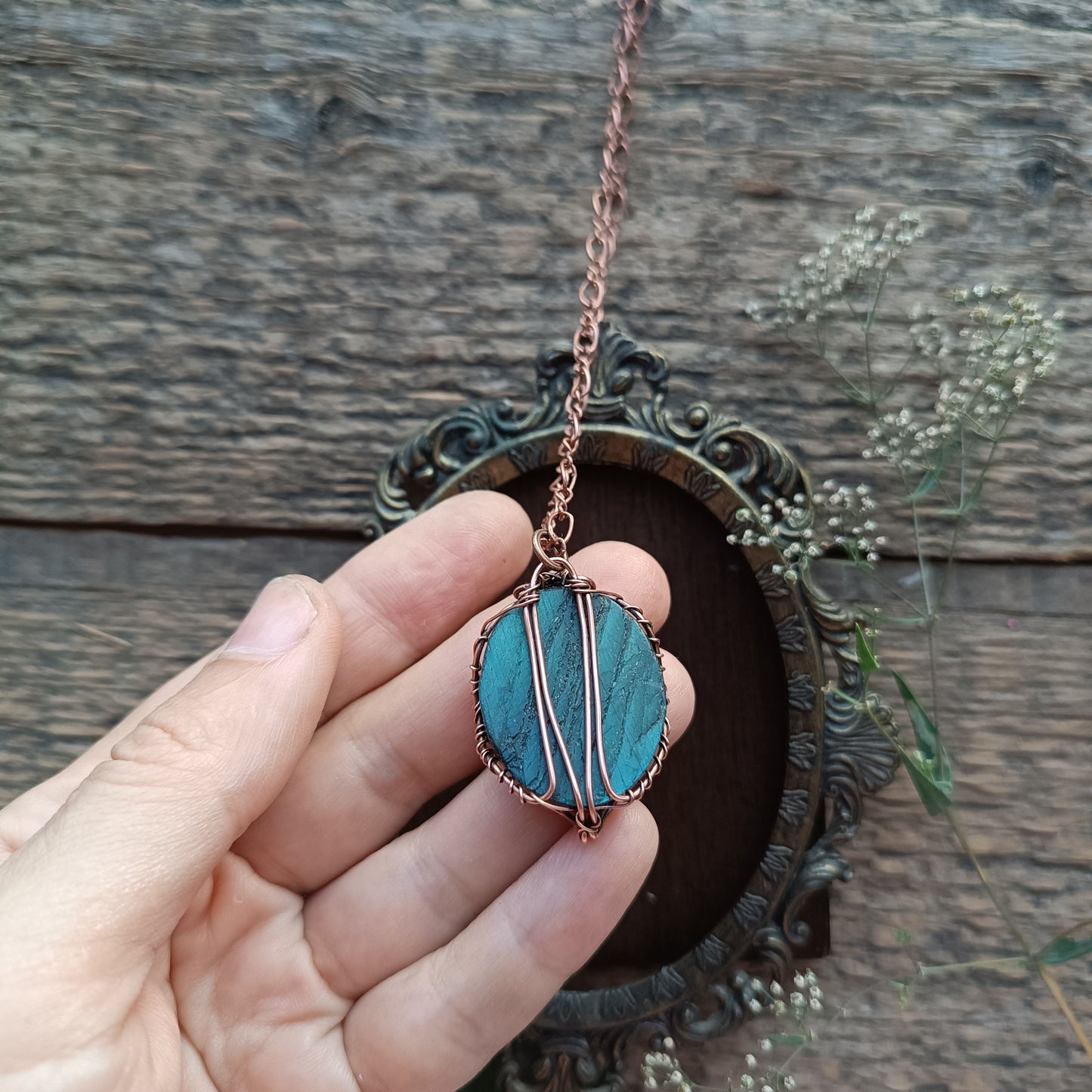 Labradorite rose pendant