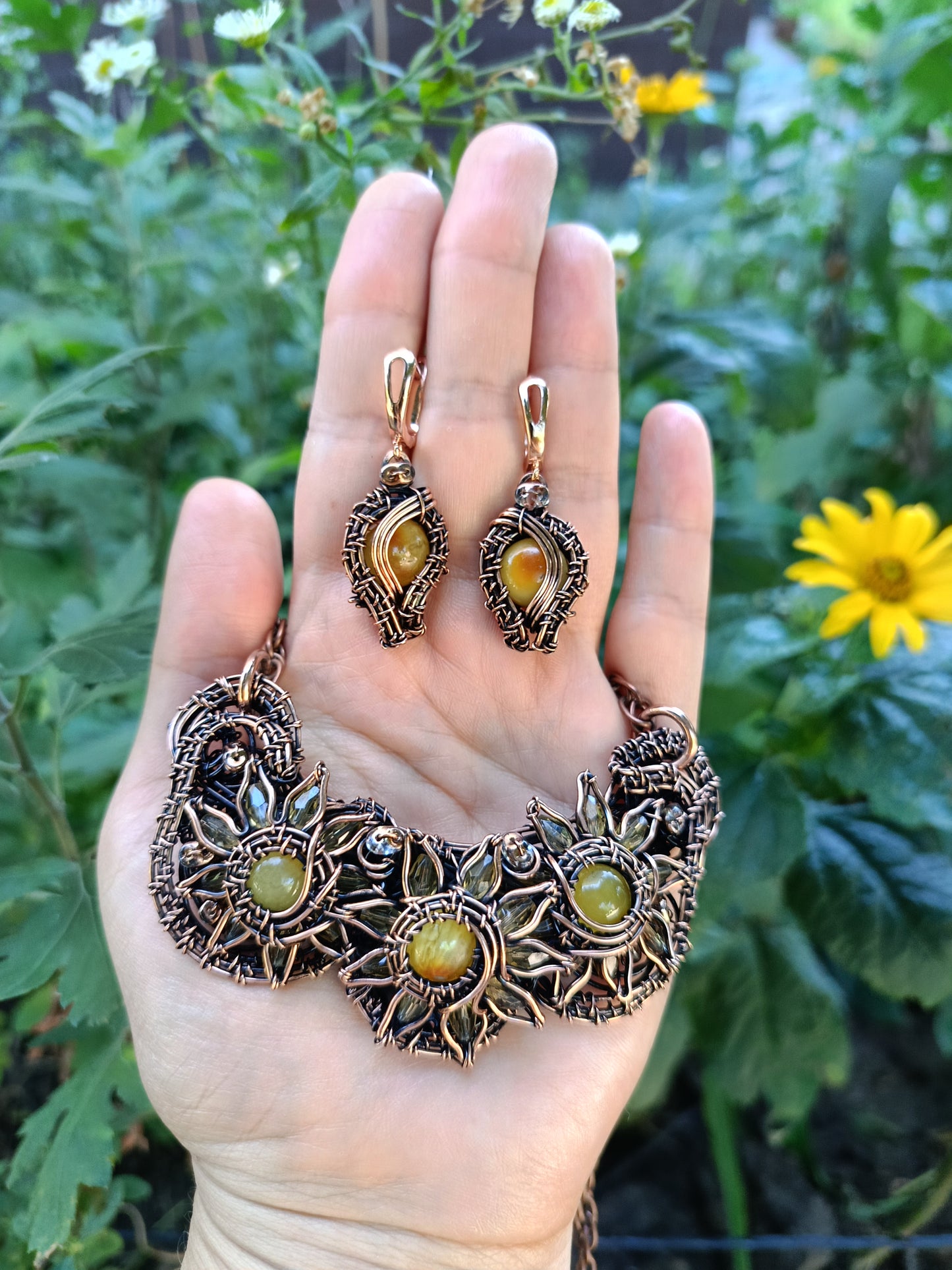 Sunflowers. Set of necklace and earrings.