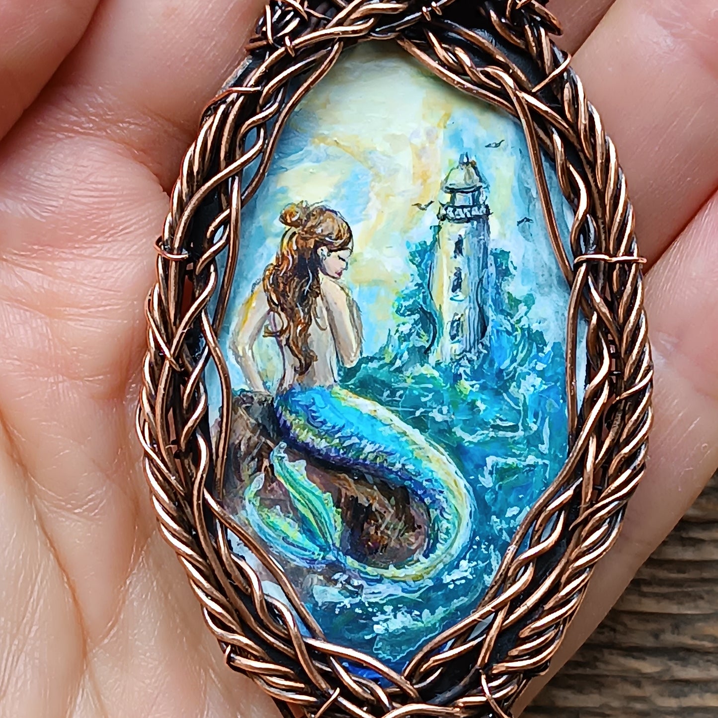Ocean lullaby 🧜 Wearable art necklace.