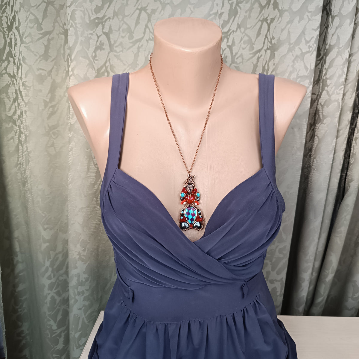 Queen of hearts necklace❤️👑