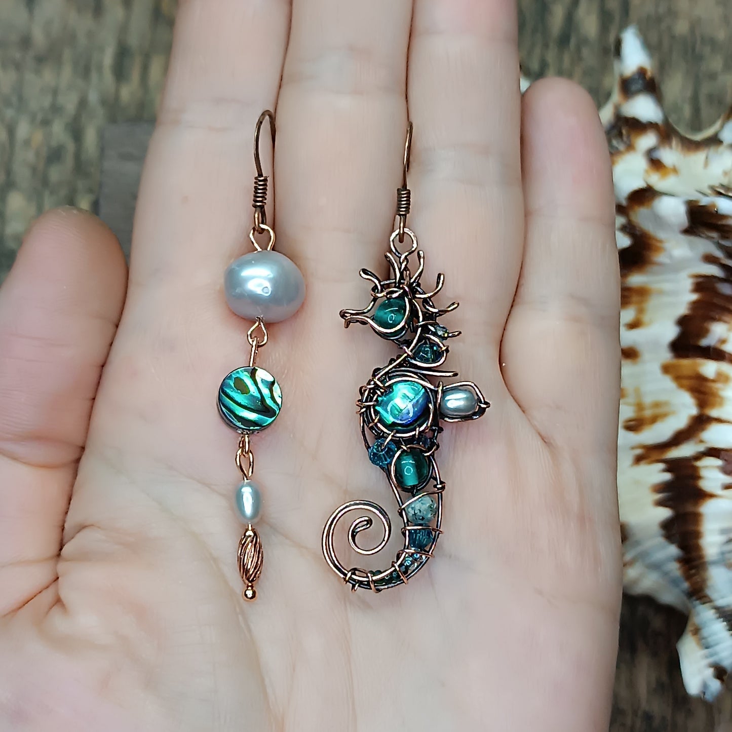 Cutie seahorse earrings