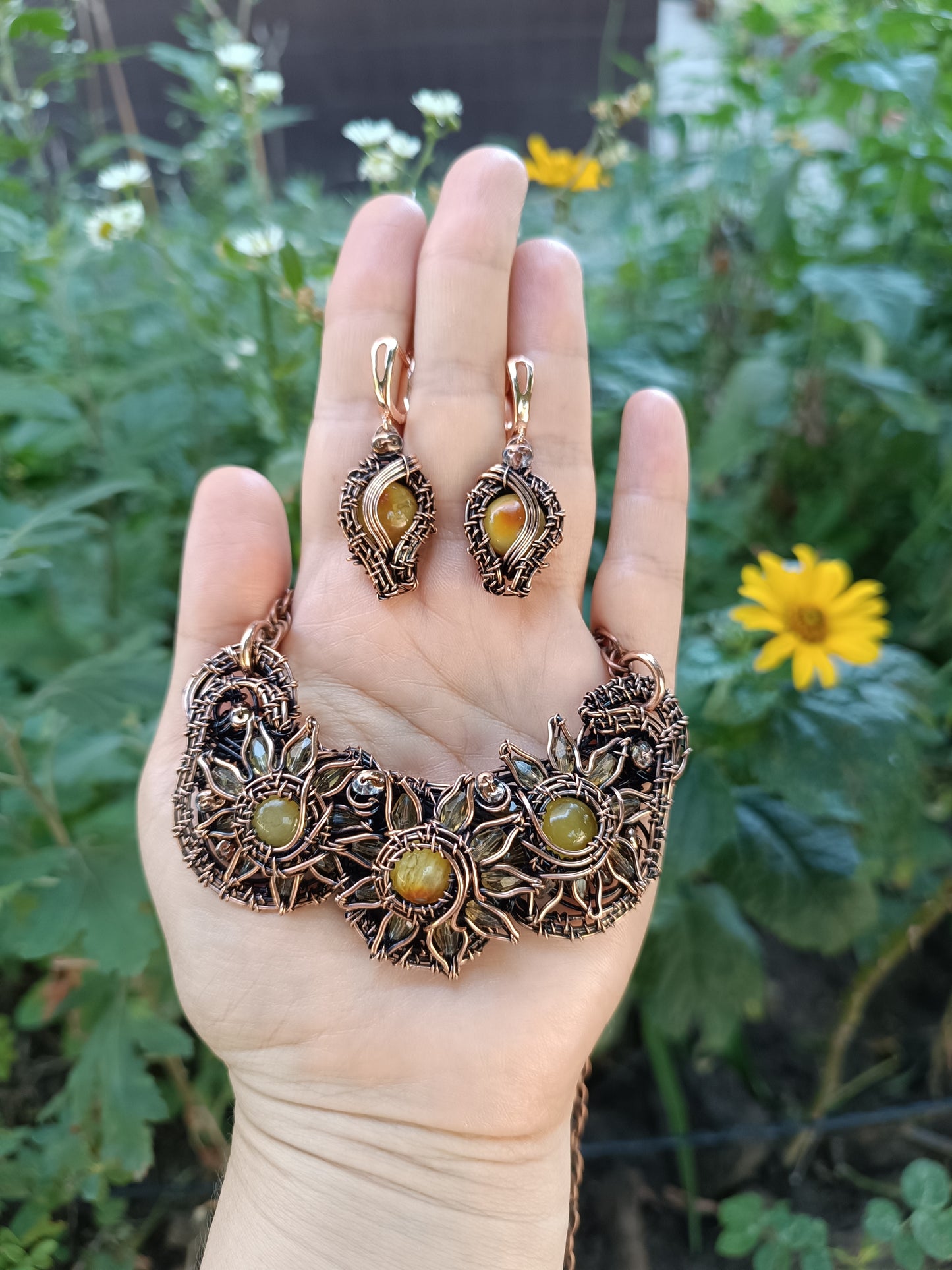 Sunflowers. Set of necklace and earrings.