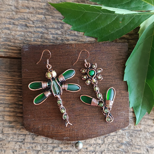 Green summer dangling earrings
