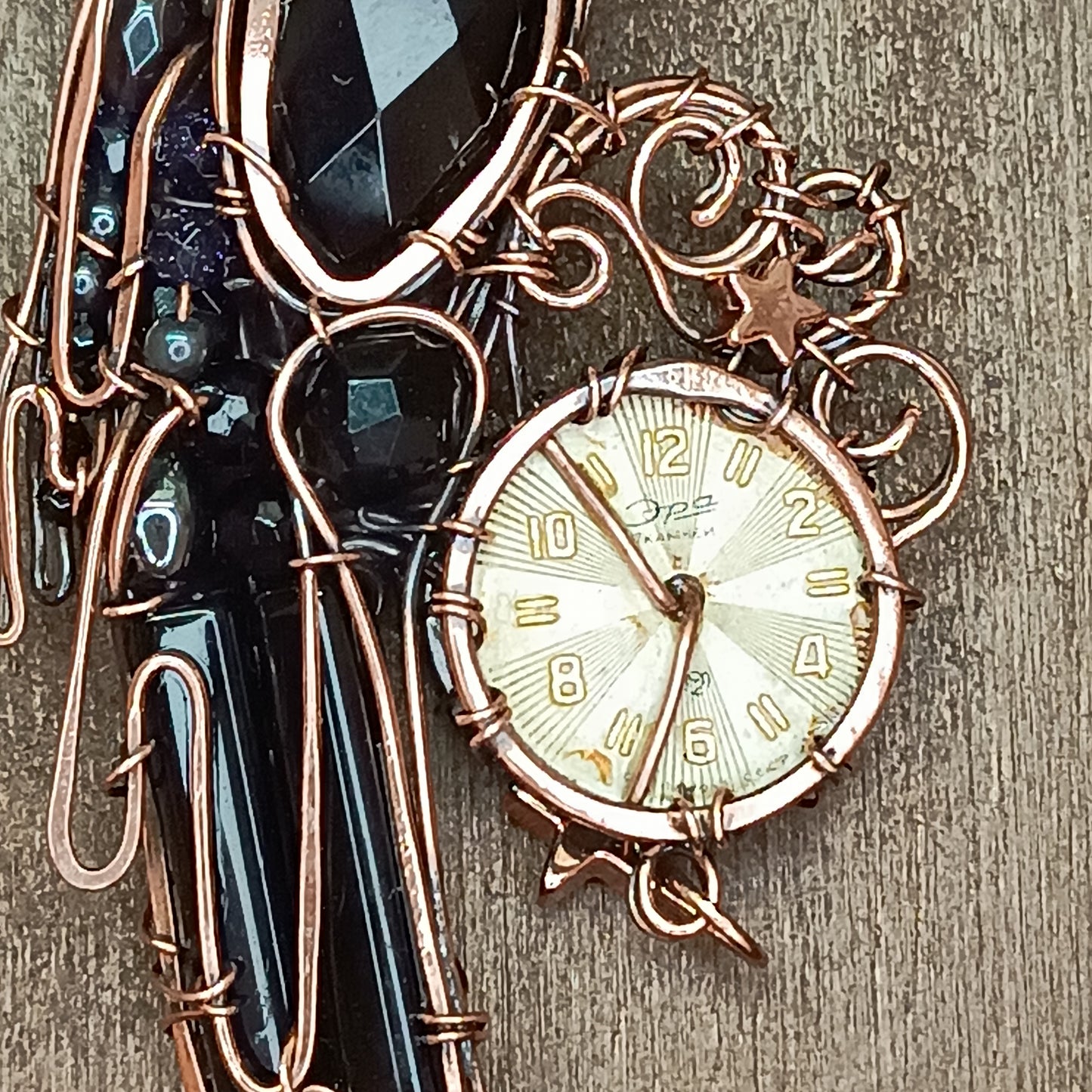 Raven and clock necklace 🐦‍⬛🕦