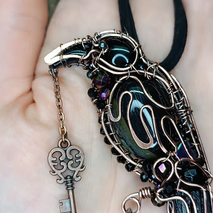 Secret keeper raven with heart💜